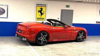 1:18 Ferrari California T - 2