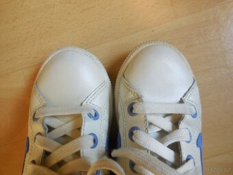 dívčí Nike světlé botasky, boty sport 28,5/17,5-18cm UK 11 - 2
