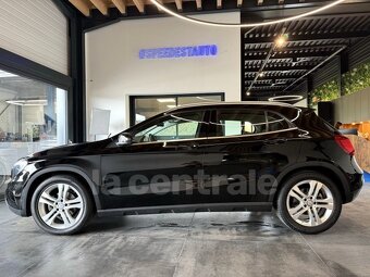 Mercedes-Benz GLA 220d FASCINATION 4Matic 7G-DCT 05/2016 - 2