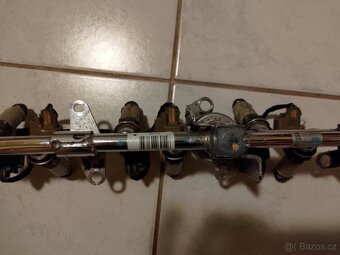 Prodám vstřikovací rampu se vstřiky Jaguar X-type 2,5 litr - 2