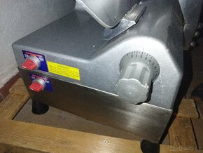 Automatický kráječ - 2