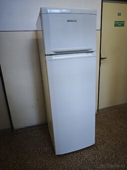 Lednice s mrazákem Beko. - 2