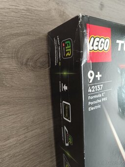 LEGO Technic 42137 Formule E Porsche 99X Electric - 2