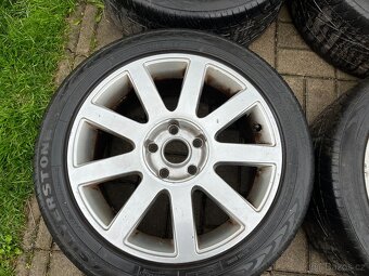 4x alu disky 5x112 R17, letní pneu - 2