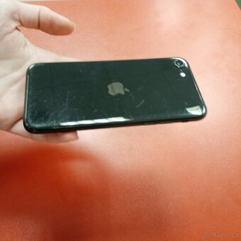 Apple iPhone SE 2020 64GB - 2