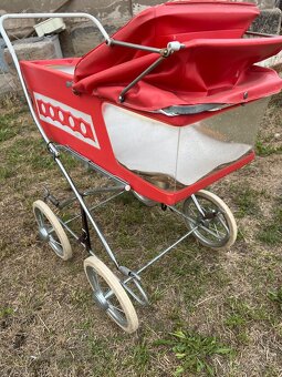 Retro kočárek pro panenky – sběratelský kousek - 2
