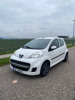 Peugeot 107 1,0i manuál 2011 - 2