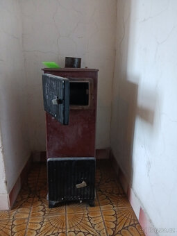 Kamna Petra - vývod kouřovodu je o průměru 120 mm - 2