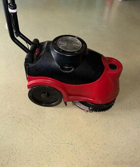 Prodám AKU mycí stroj - 2