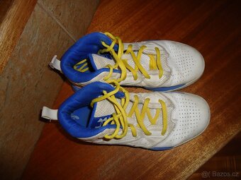 Sálovky, halovky, boty basketbal Under Armour vel. 36 - 2