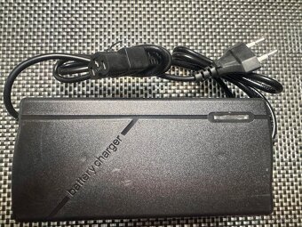 Nabíječka 67,2v 5a koloběžka/skutr - 2