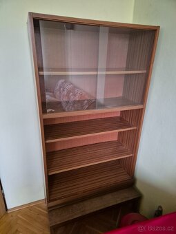 Prodám skříně a knihovny - 2