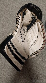 Lapačka,  vyrážečka CCM Extreme flex 400 - 2