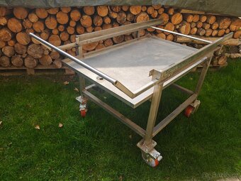 nerezový vozík - 2