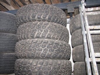 Pneu s Hrotama off road - 2