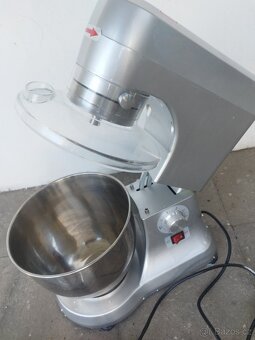 Mixér hnětač šlehač robot - 2