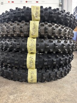 Enduro, Cross pneu - 2