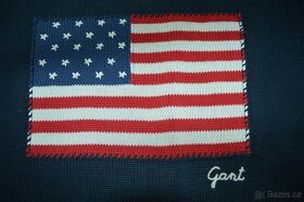 Ikonický svetr GANT s vlajkou M-L - 2