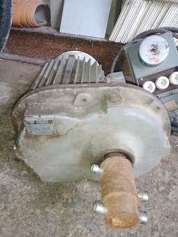 Motor s prevodovkou - 2