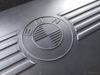 Víko ventilů BMW s motorem M30 - 2