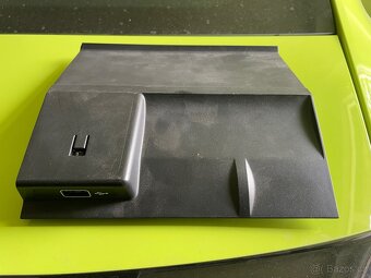 Spodní kryt panelu klimatizace s USB Octavia 3 - 2