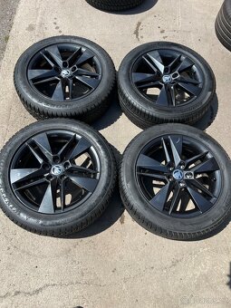 5x112 R17 Škoda Superb 3 černé - 2