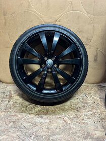 ORIG.VW PASSAT B8 R-line R19 235/40/19.Ako nove - 2