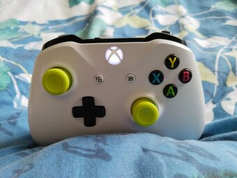 Xbox One ovladač - 2