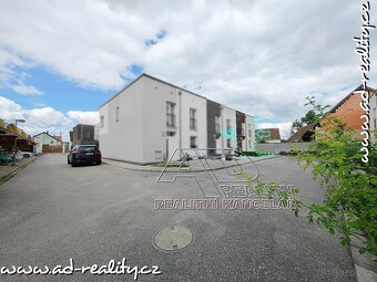 Prodej koncového řRD 4+1 [125m2] se zahradou, 2x parking, Če - 2