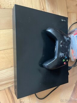 Xbox One X - 2