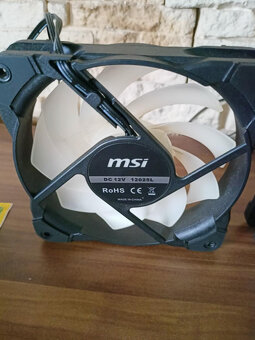 Sada ventilátorů MSI 120mm 3ks, black/white, RGB podsvícení - 2