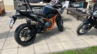 KTM DUKE 790 ,REG..8/2019 ,kup a servis ČR ,najeto 15 tis - 2