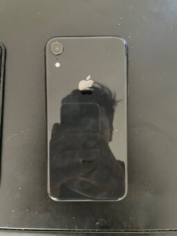 IPhone XR na náhradní díly - 2