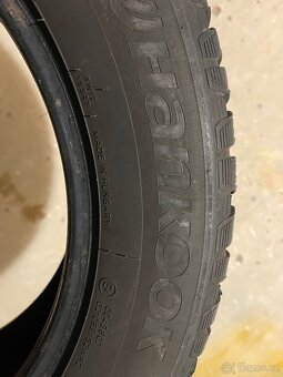 Prodám 2 zánovní zimní pneu Hankook 215/60 R17C 109/107 T - 2