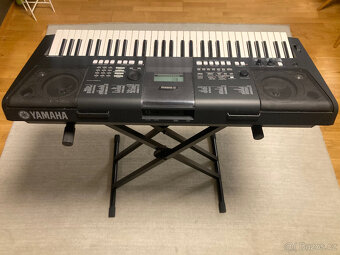 Klávesy Yamaha PSR E423 + skládací stojan - 2