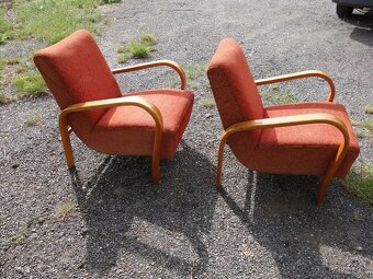 Dvě křesla Koželka a Kropáček , dobrý stav, cena je d - 2