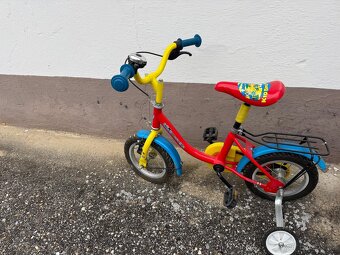 Dětské kolo s přídavný má kolečkama - 2