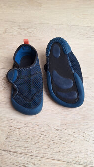 DECATHLON protiskluzové cvičky prodyšné vel.27 - 2