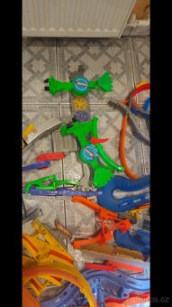 Hot Wheels jízda po zdi - 2