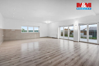 Prodej rodinného domu 6+kk, 276 m², Rabakov - 2