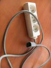 Prodlužovací kabel 3 zásuvky do UPS - 2