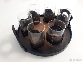 Skleničky s podnosem. - 2