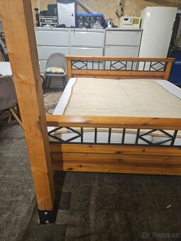 Prodám postel 180x200 s rošty a matrací. - 2