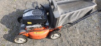 Sekačka s pojezdem Husqvarna - 2