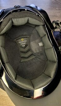 Jezdecké boty a přilba - 2