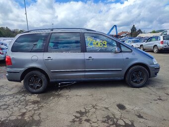 VW Sharan č. 27069 - 2