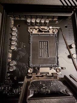MSI MAG Z690 TOMAHAWK DDR4 sc 1700 - 2