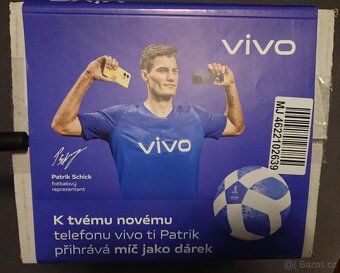 Značkový prošívaný kopačák - 2
