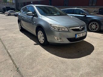 Opel Astra J 1.4 74kw 2011 - 2