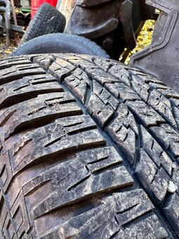 Prodam pneumatiky s diskama 255/70 r16 6x139.7 - 2